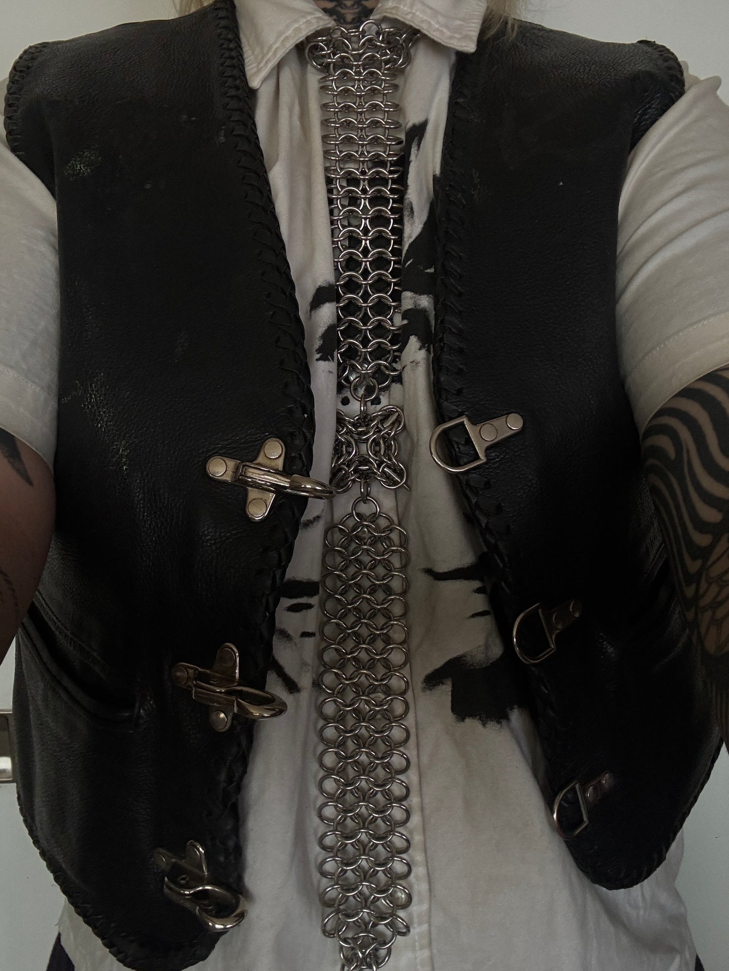 sharp tie